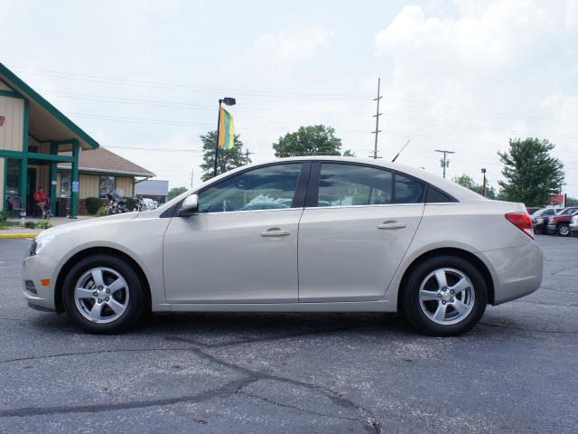 Chevrolet Cruze 2012 photo 2