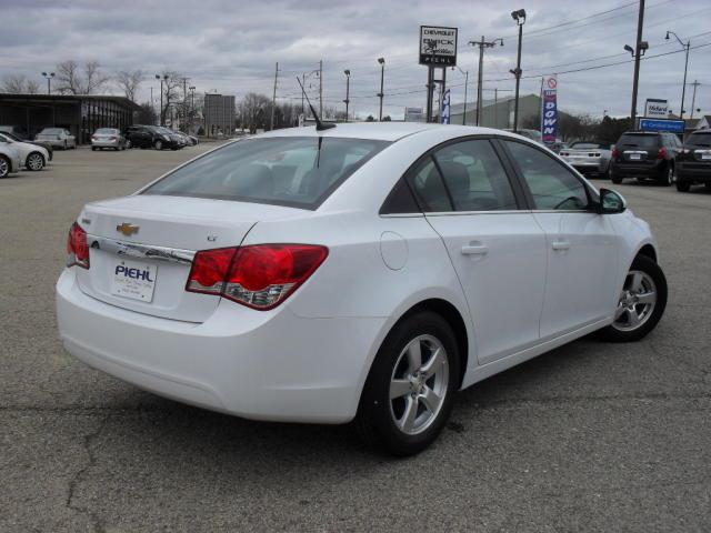 Chevrolet Cruze 2013 photo 2