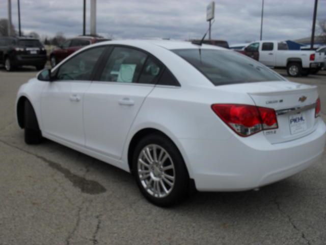 Chevrolet Cruze 2013 photo 2