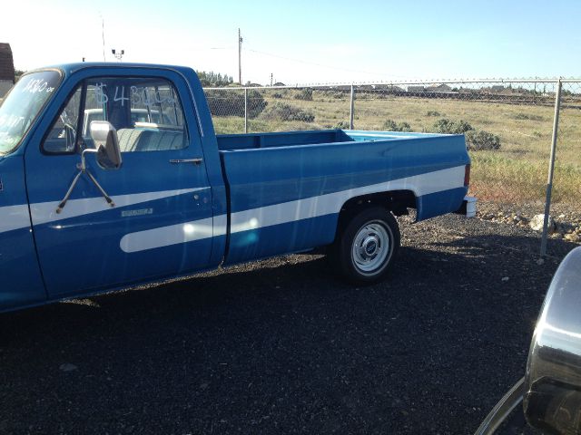 Chevrolet Deluxe 1977 photo 2