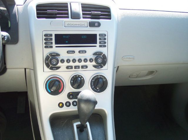 Chevrolet Equinox 2005 photo 2