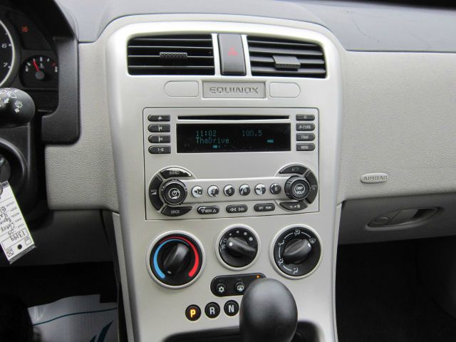 Chevrolet Equinox 2005 photo 2