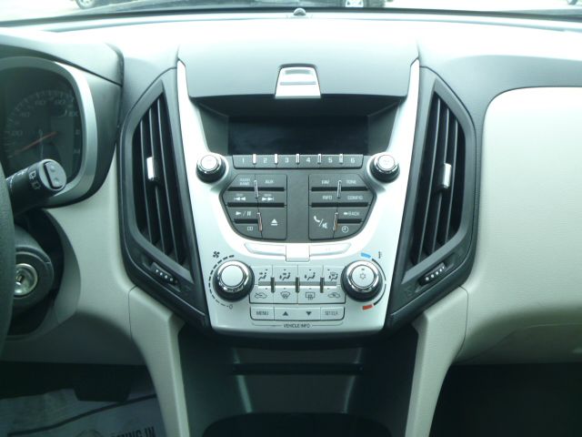 Chevrolet Equinox 2010 photo 2