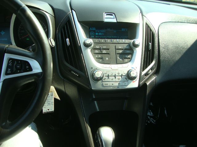 Chevrolet Equinox 2010 photo 24