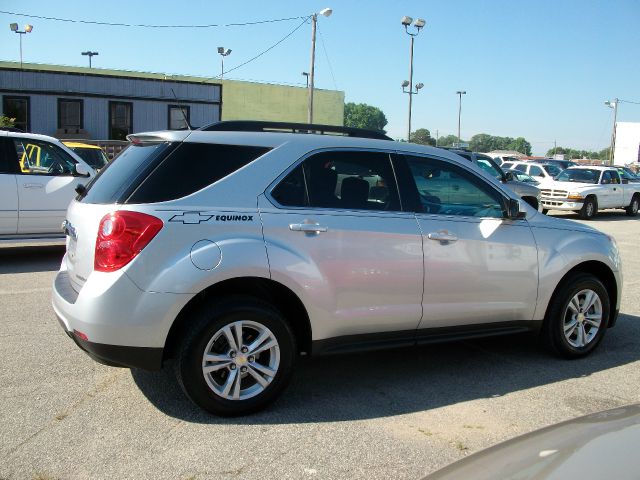 Chevrolet Equinox 2010 photo 2