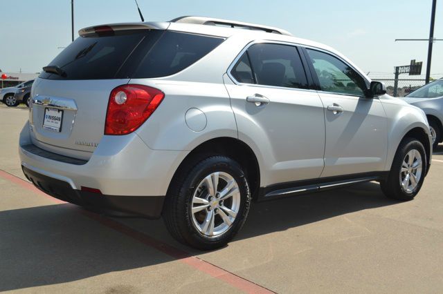 Chevrolet Equinox 2011 photo 2