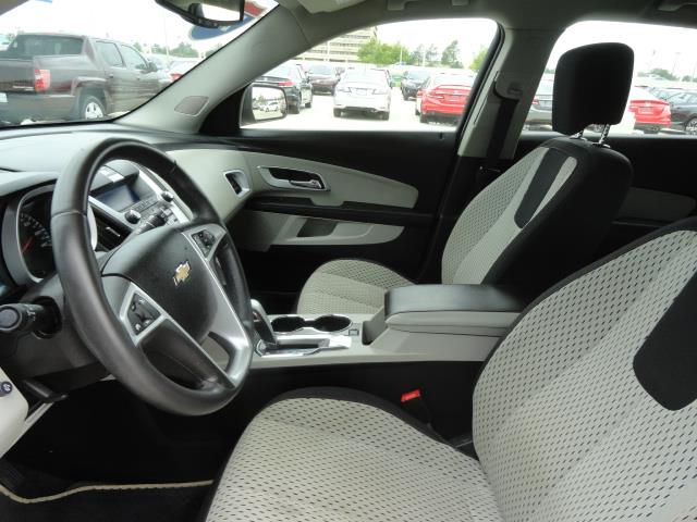 Chevrolet Equinox 2011 photo 2