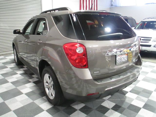 Chevrolet Equinox 2011 photo 2