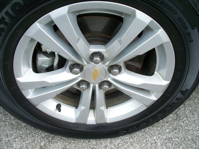 Chevrolet Equinox 2011 photo 3