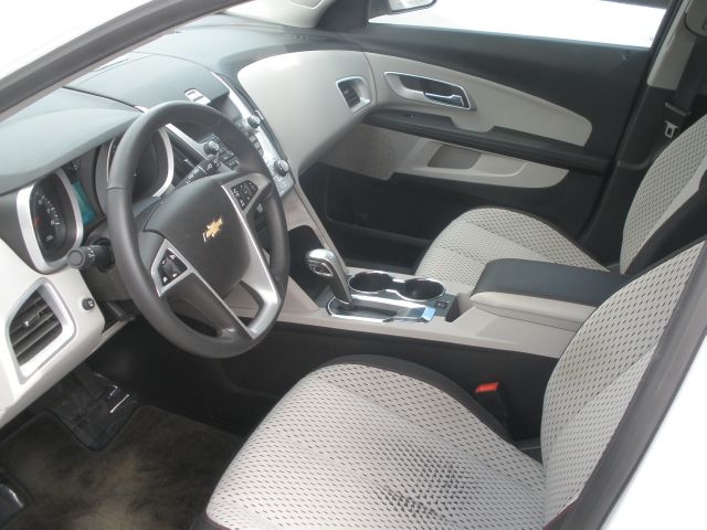 Chevrolet Equinox 2011 photo 2