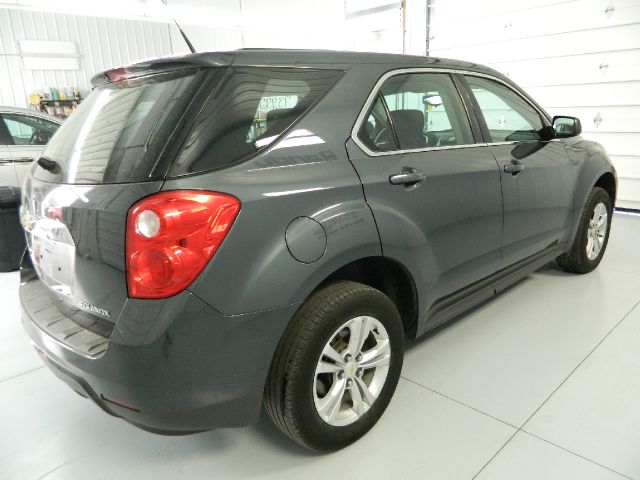 Chevrolet Equinox 2011 photo 2