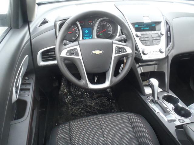 Chevrolet Equinox 2011 photo 2