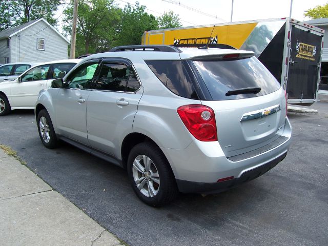 Chevrolet Equinox 2011 photo 2