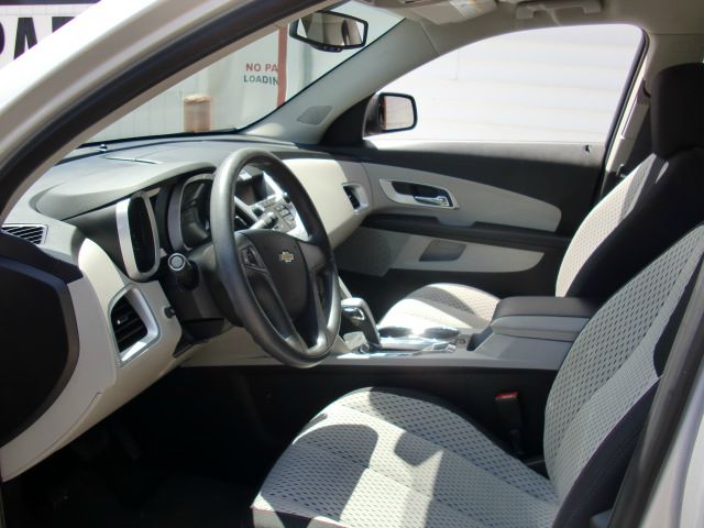 Chevrolet Equinox 2011 photo 2