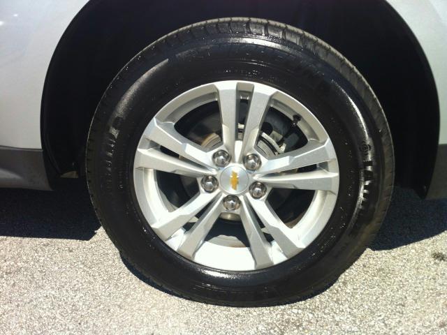 Chevrolet Equinox 2011 photo 9