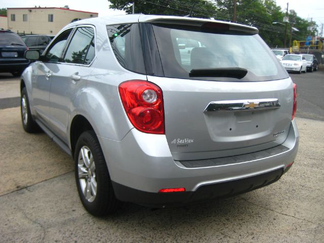 Chevrolet Equinox 2011 photo 2