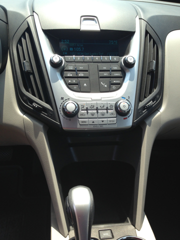 Chevrolet Equinox 2011 photo 2