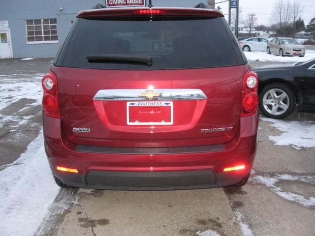 Chevrolet Equinox 2011 photo 2