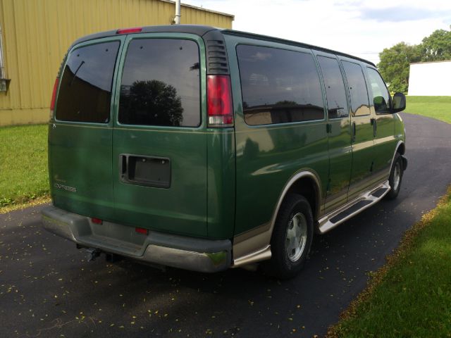 Chevrolet Express 750i 4dr Sdn Passenger Van