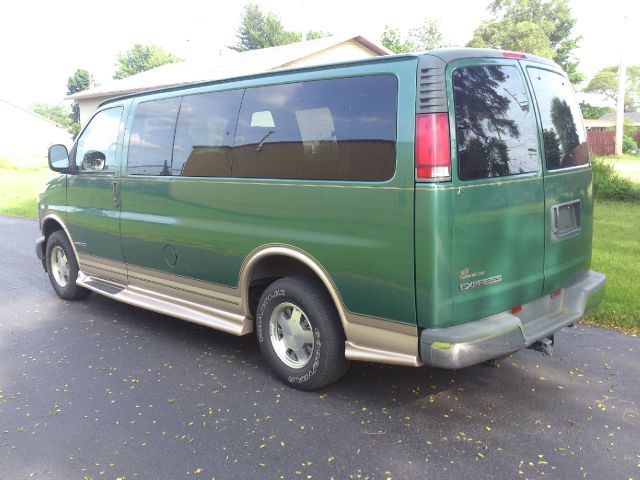 Chevrolet Express 1999 photo 2