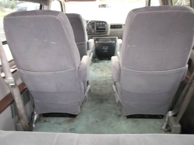 Chevrolet Express 1999 photo 11