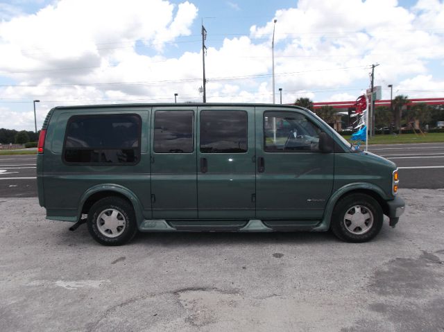 Chevrolet Express 1999 photo 14