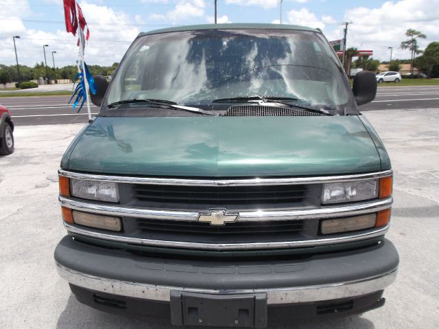 Chevrolet Express 1999 photo 15