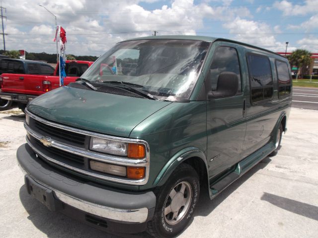 Chevrolet Express 1999 photo 16