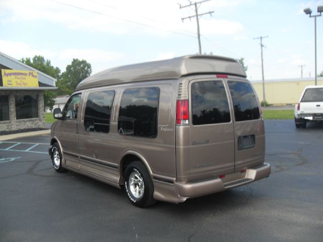 Chevrolet Express 750i 4dr Sdn Passenger Van