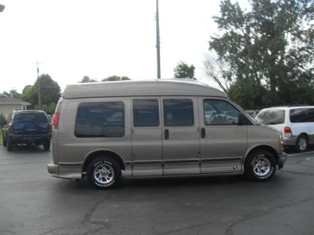 Chevrolet Express 1999 photo 2