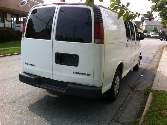 Chevrolet Express 1999 photo 4