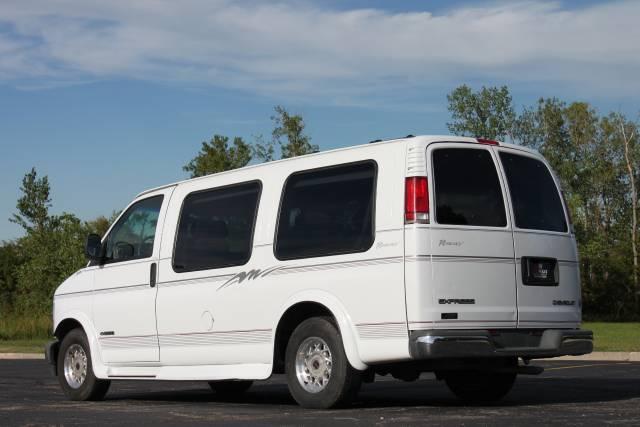 Chevrolet Express 1999 photo 4