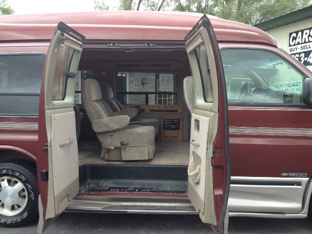 Chevrolet Express 1999 photo 11