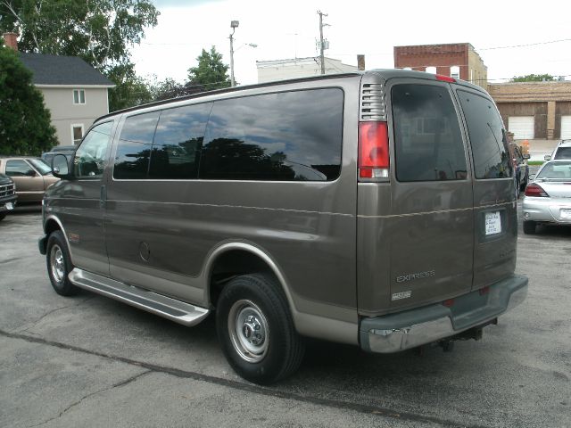 Chevrolet Express 1999 photo 0