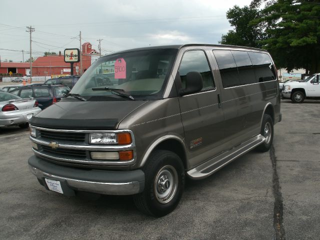 Chevrolet Express 1999 photo 4
