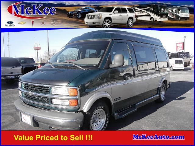 Chevrolet Express GLS 3.5L 2WD Passenger Van