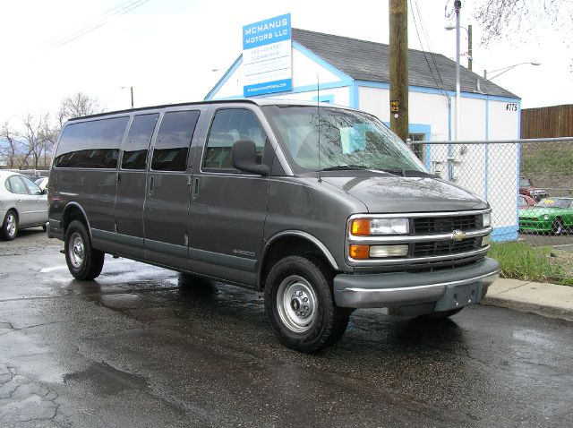 Chevrolet Express Ls/5.3l/3rd ROW Passenger Van