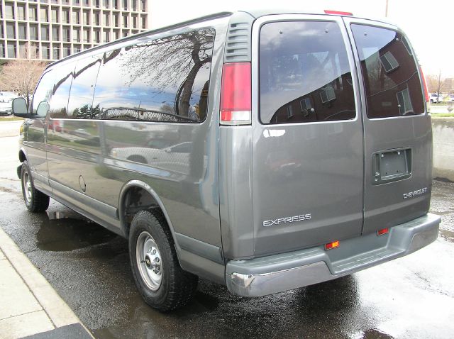 Chevrolet Express 1999 photo 1