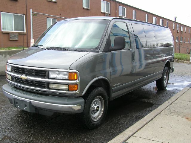 Chevrolet Express 1999 photo 3