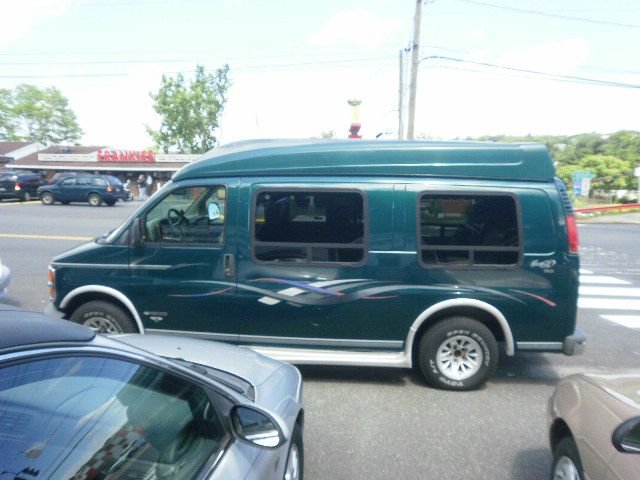 Chevrolet Express 1999 photo 2