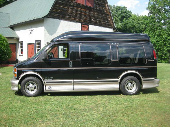 Chevrolet Express 750i 4dr Sdn Passenger Van