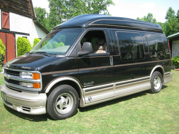 Chevrolet Express 1999 photo 1