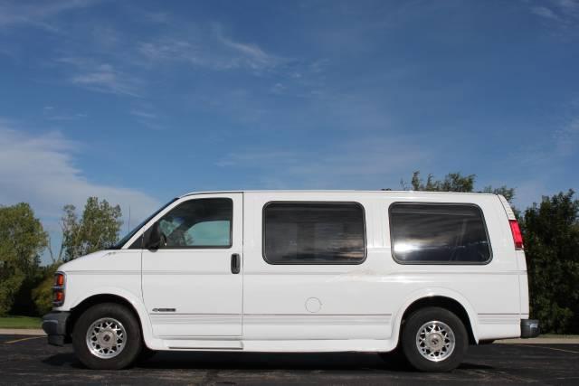 Chevrolet Express 1999 photo 3