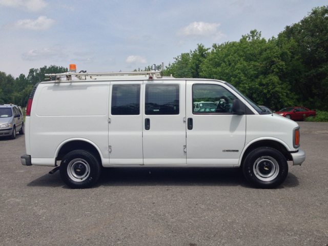 Chevrolet Express 2000 photo 5