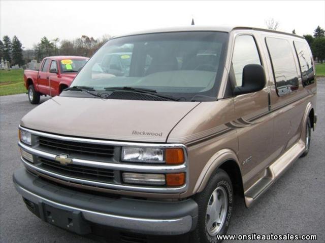 Chevrolet Express 750i 4dr Sdn Passenger Van