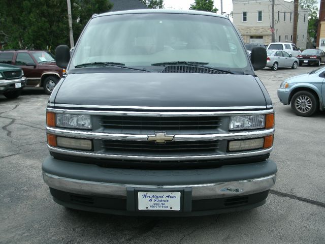 Chevrolet Express 2000 photo 10