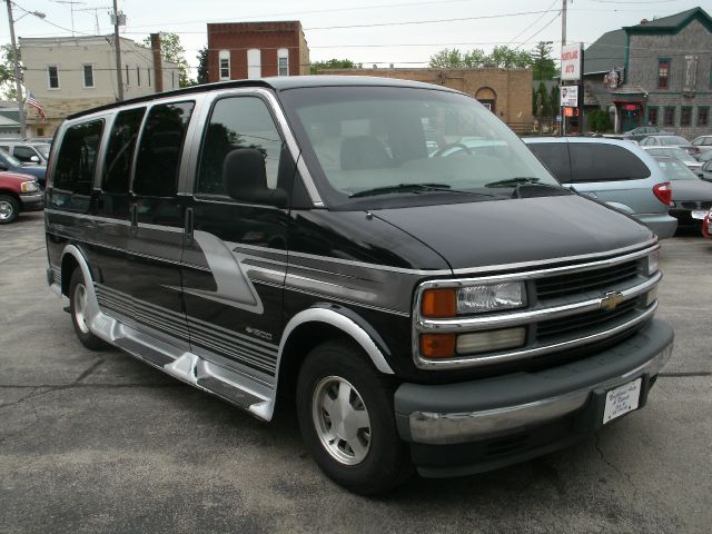 Chevrolet Express 2000 photo 8