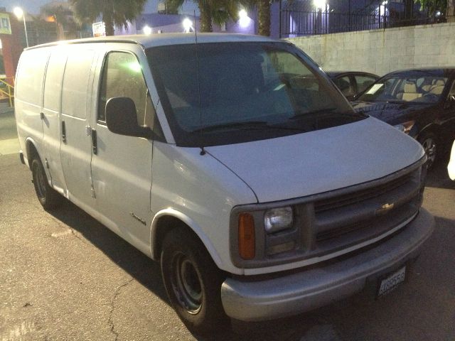 Chevrolet Express 2000 photo 10