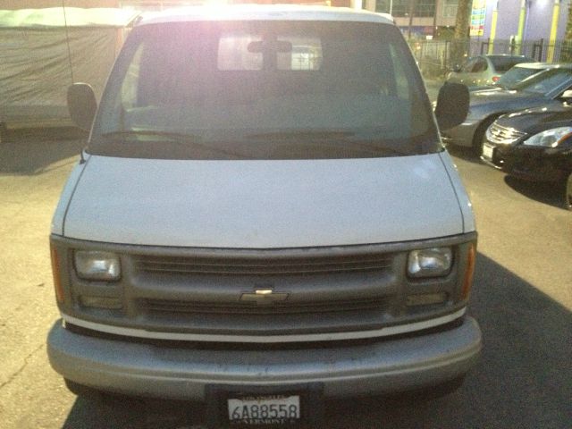 Chevrolet Express 2000 photo 8