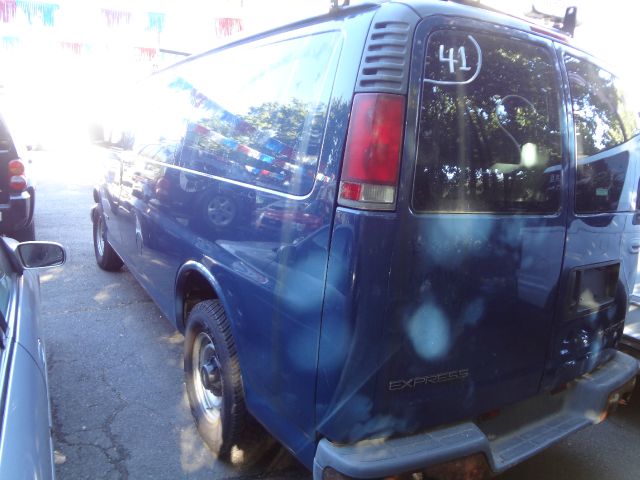 Chevrolet Express 2000 photo 4